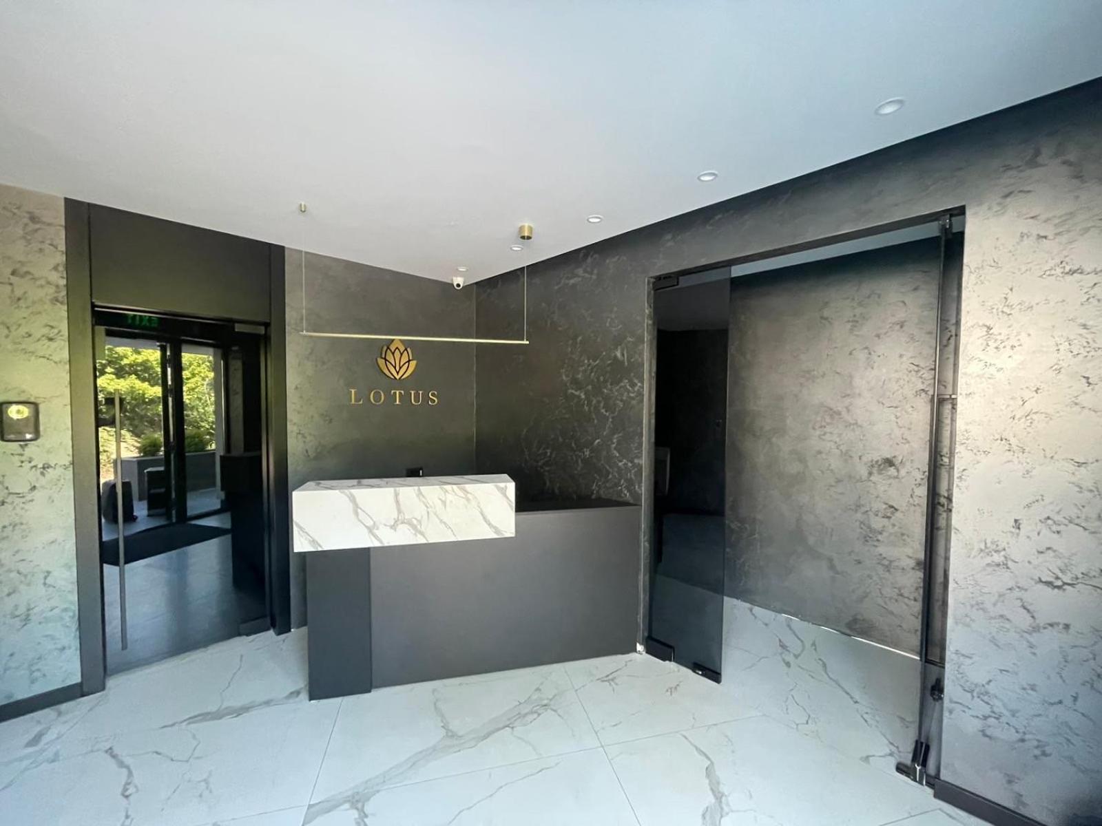 Lotus Luxury Rooms Varna Exterior photo